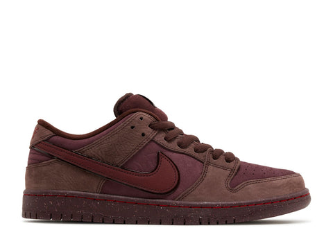 NIKE DUNK LOW PREMIUM SB 'CITY OF LOVE COLLECTION - BURGUNDY CRUSH'